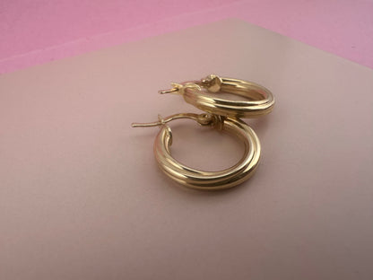 Vintage 14ct gold Round twist hoops