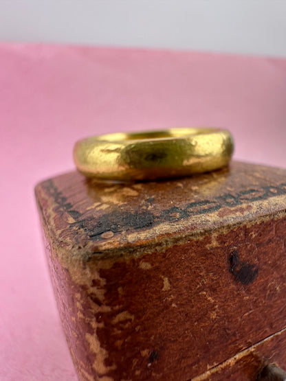 Antique 22ct Gold Hammered texture band