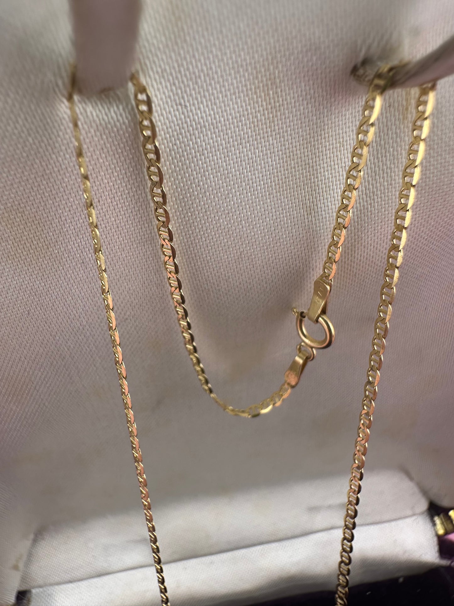 18ct Gold mini Mariner Chain