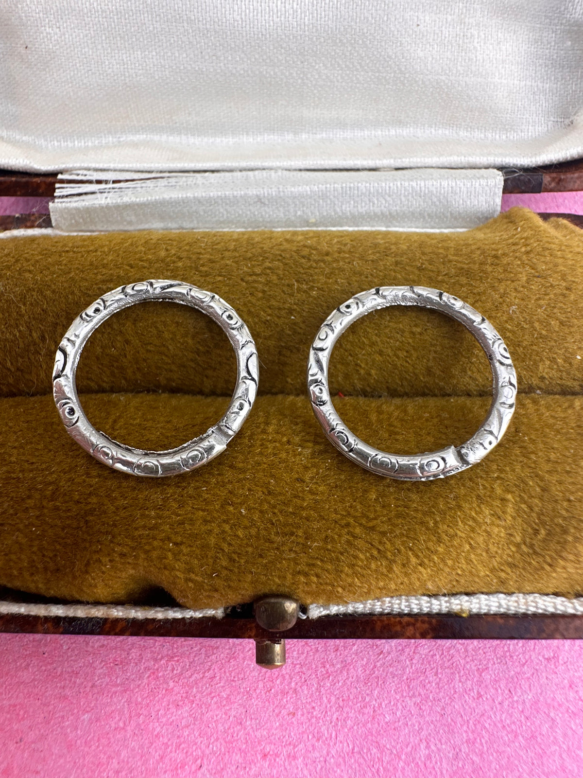 Sterling Silver Carved Split ring x2