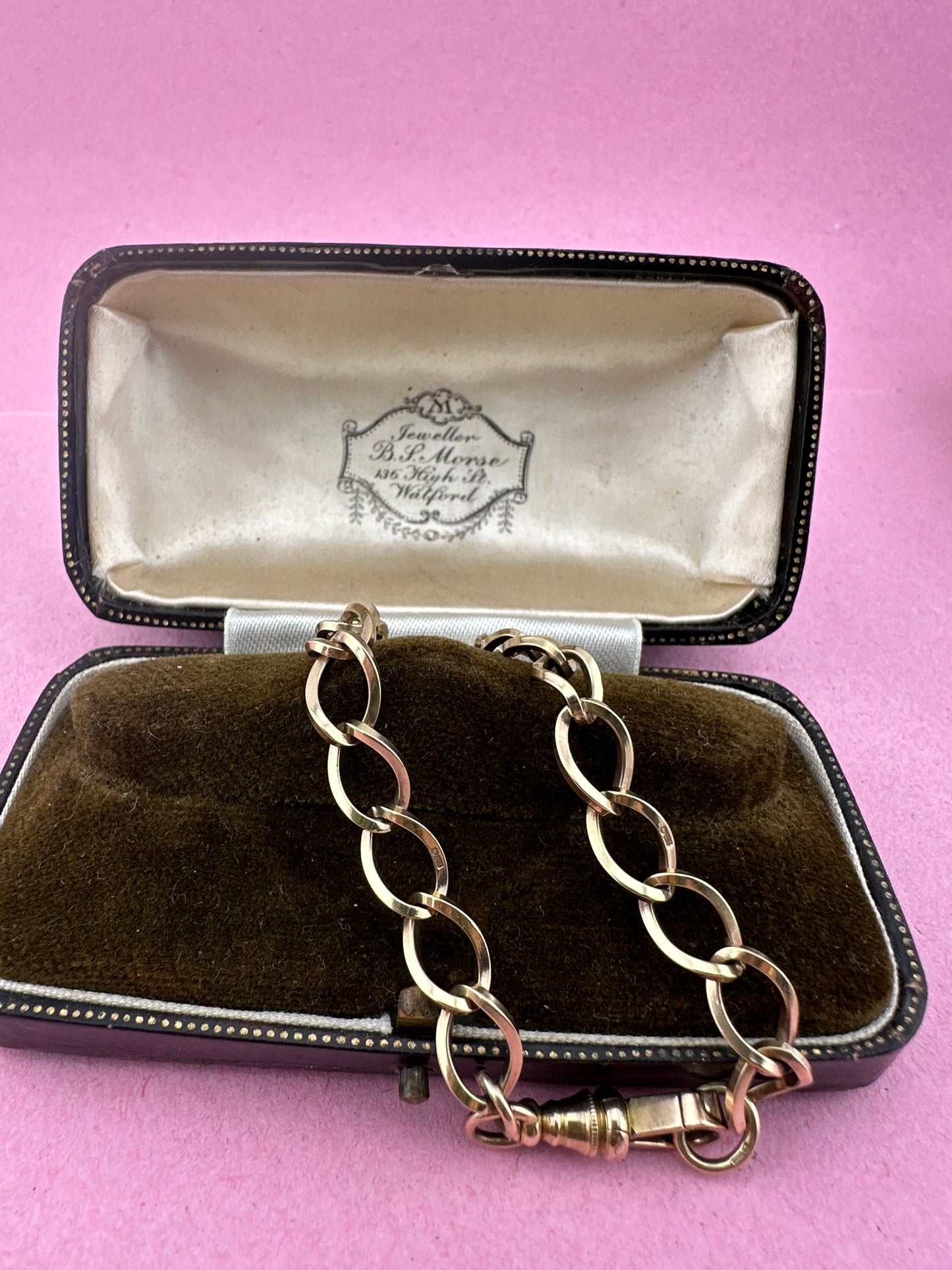 Vintage 9ct Gold Open curb bracelet with victorian flat edged dog clip