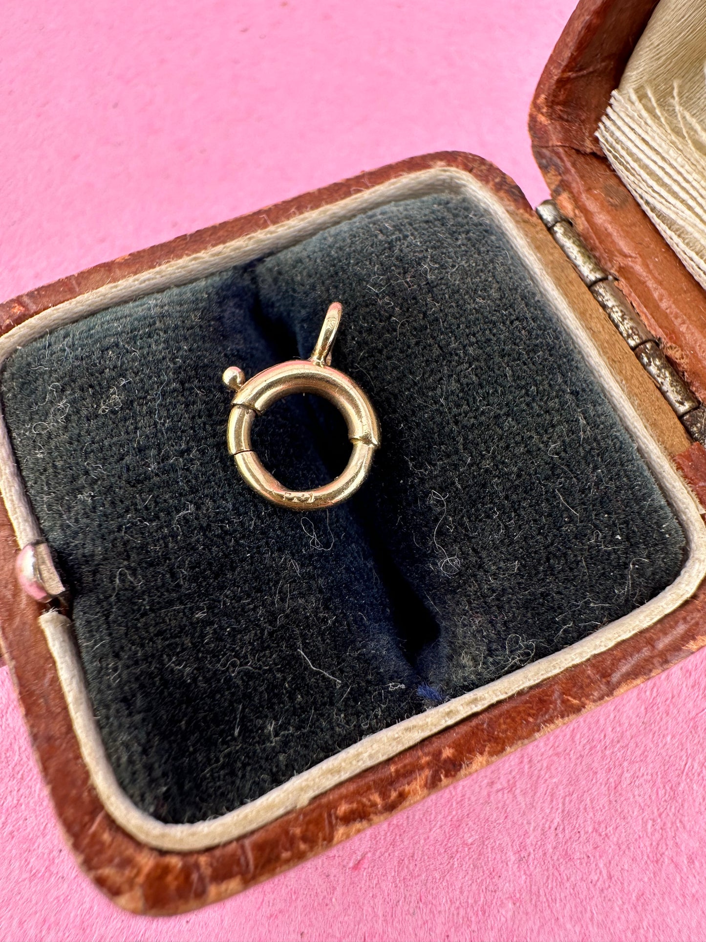 Antique 9ct gold bolt clasp