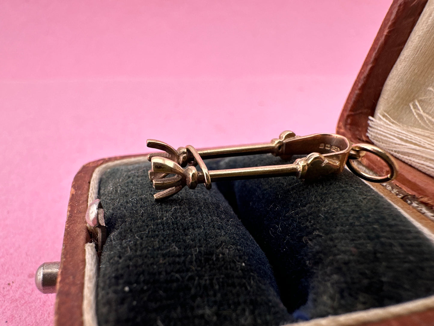 Vintage 9ct Gold Tongs charm