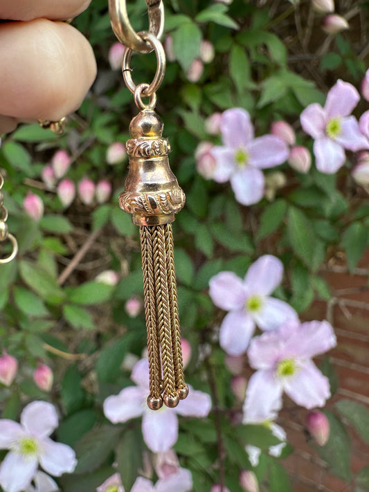 Antique 9ct Gold Tassel pendant
