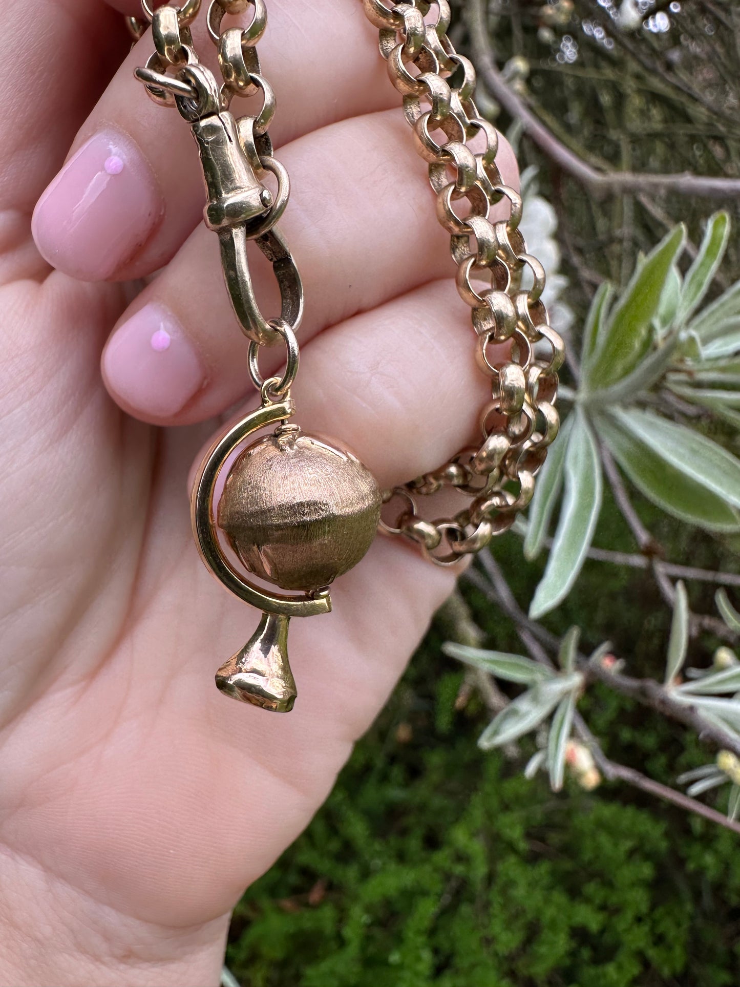 Vintage 9ct Gold Globe Charm