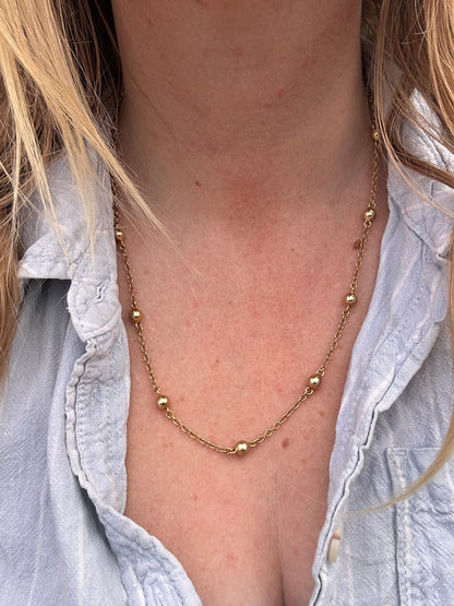 Vintage 9ct Yellow Gold Ball station chain