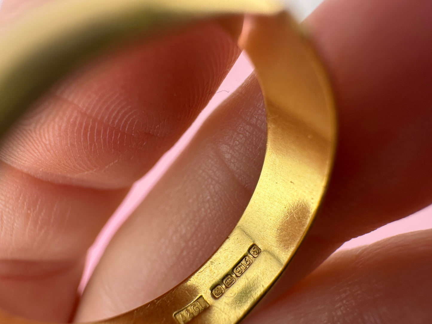 Vintage 22ct Gold band- D shape