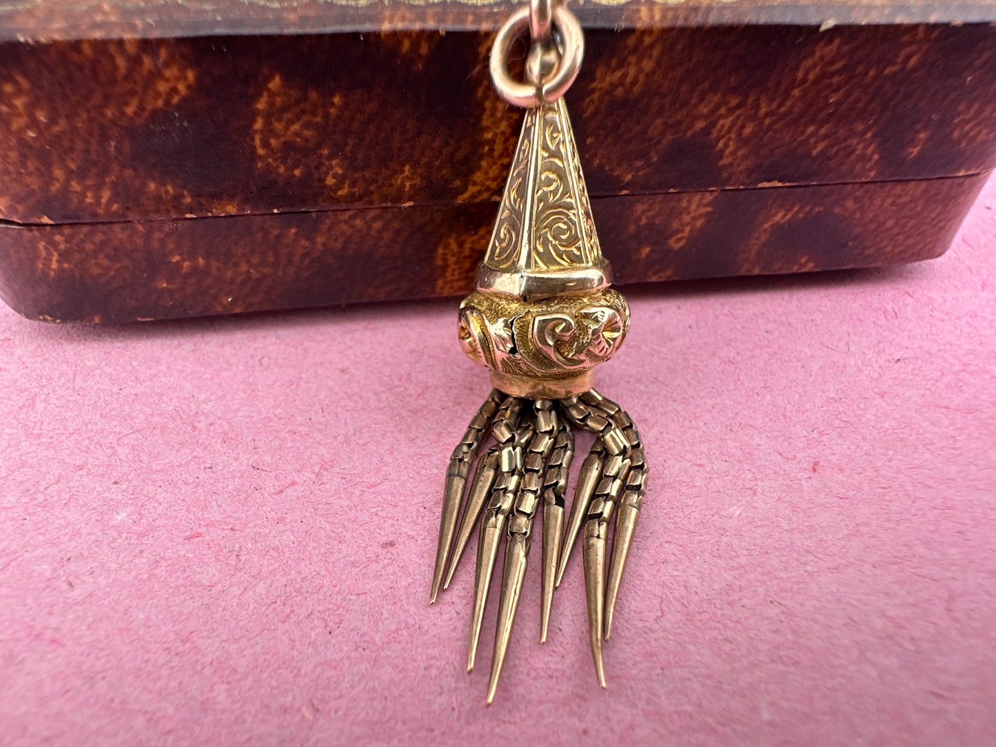 Antique 9ct Gold Tassel pendant