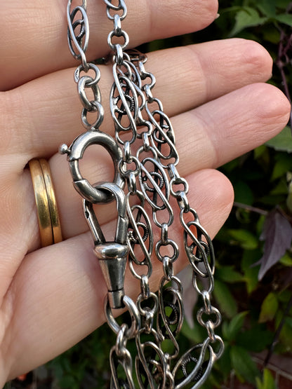 French 800 Silver Fancy Link chain with dog clip and bolt clasp