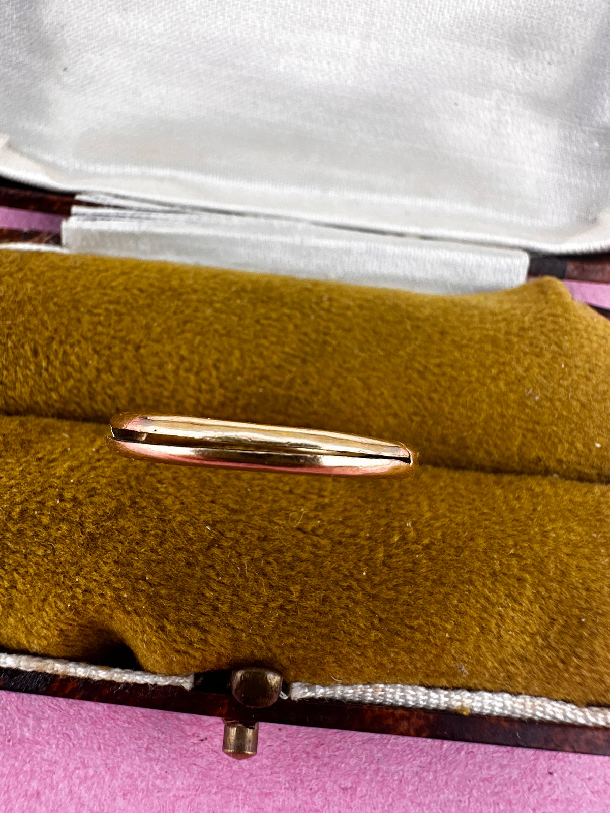 9ct yellow gold chunky plain split ring