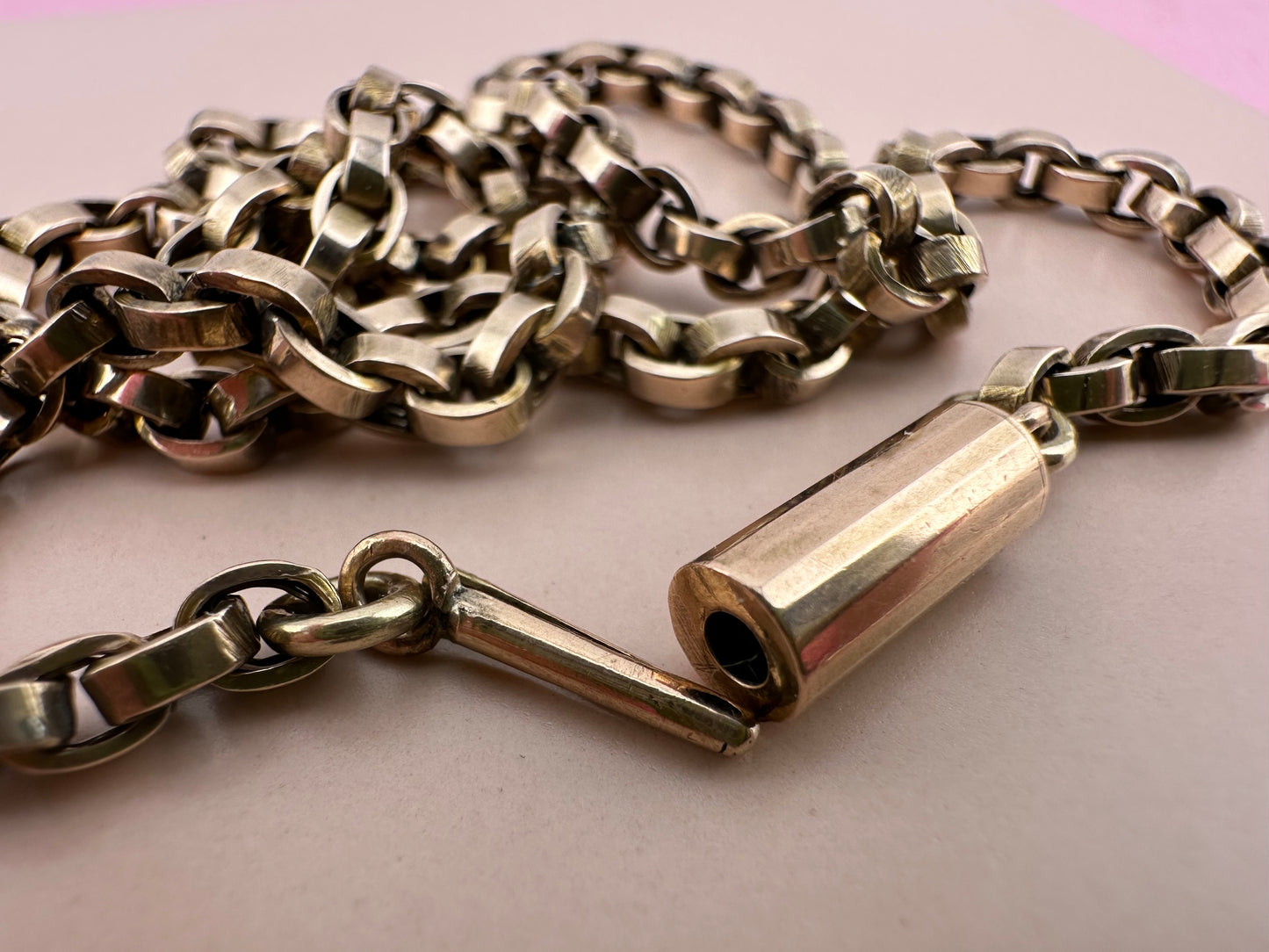 Antique 9ct Gold Flat edged belcher with faceted barrel clasp