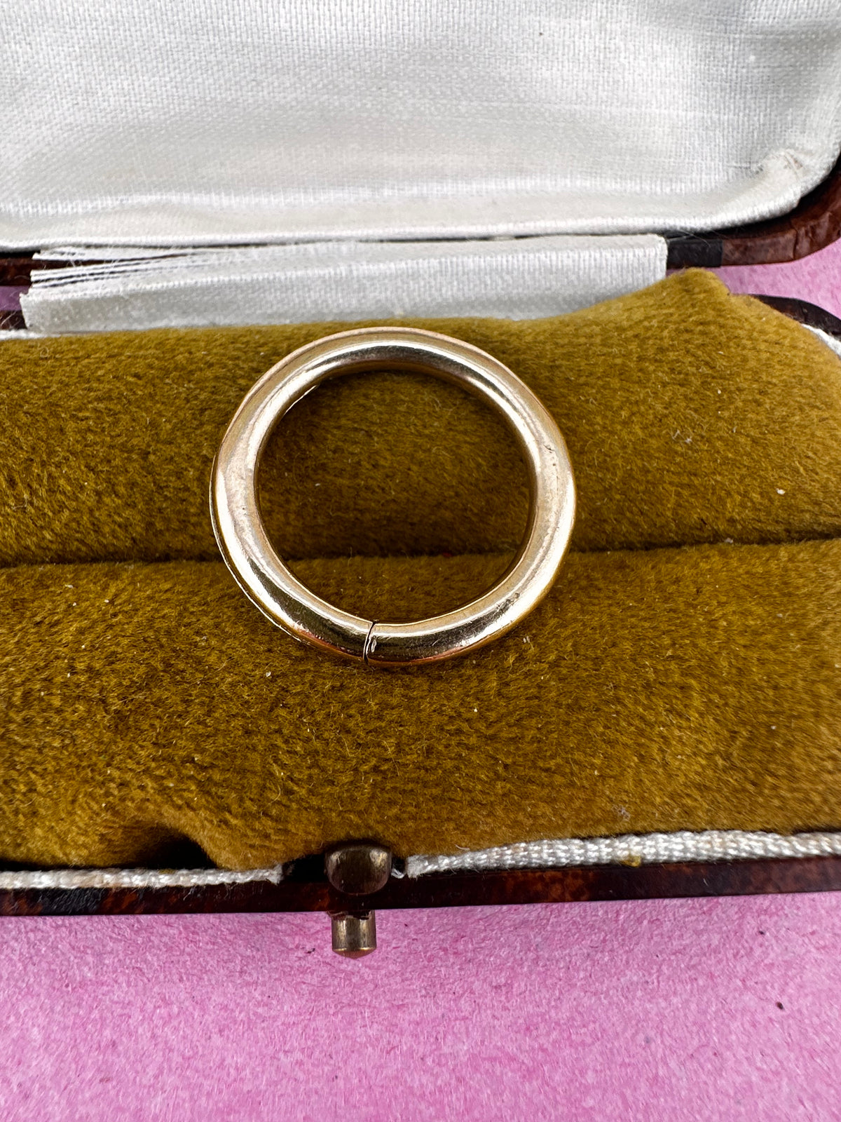 9ct yellow gold chunky plain split ring