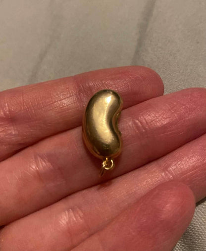 Vintage 9ct gold Lucky Bean charm