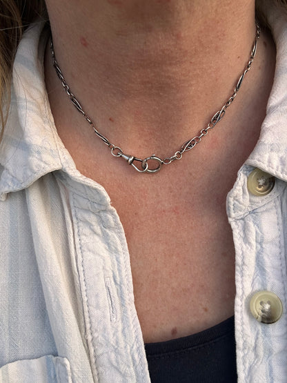French 800 Silver Fancy Link chain with dog clip and bolt clasp