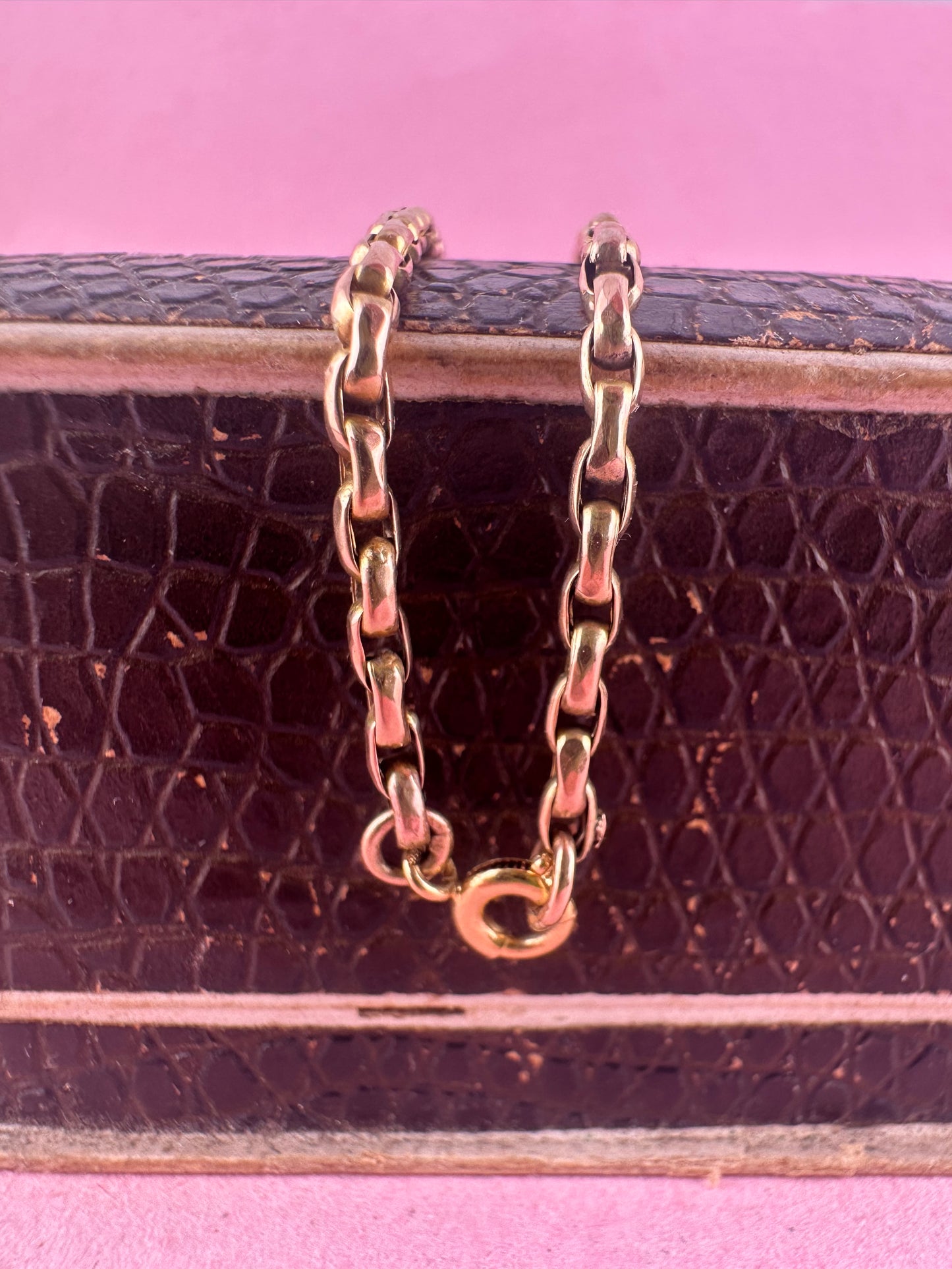Antique 9ct gold Faceted oval belcher bracelet with bolt clasp