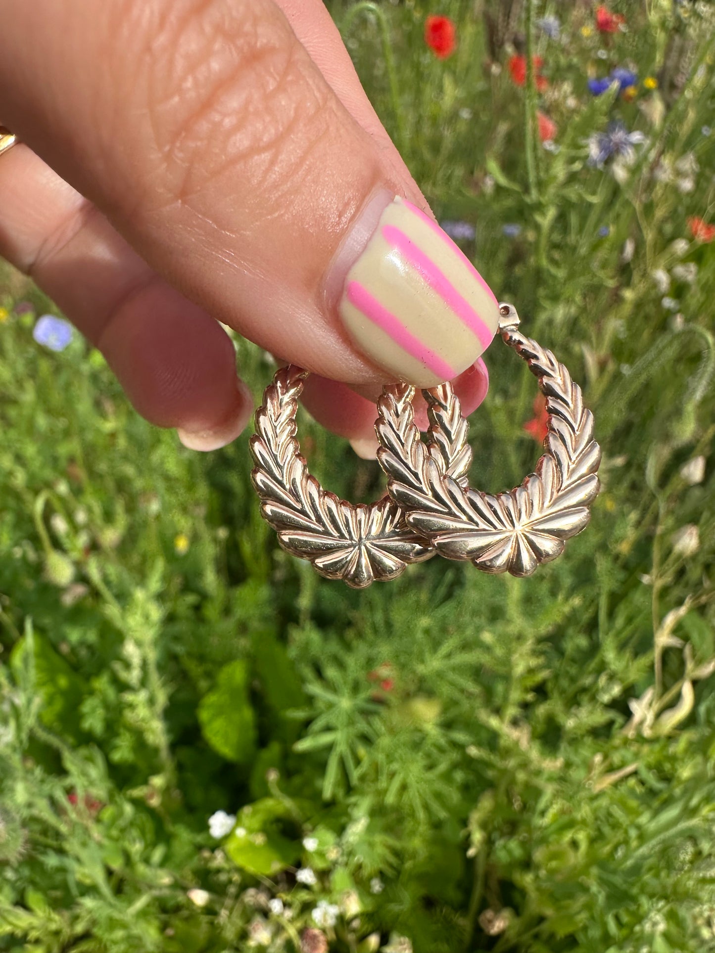 Vintage 9ct Gild Wreath Hoops
