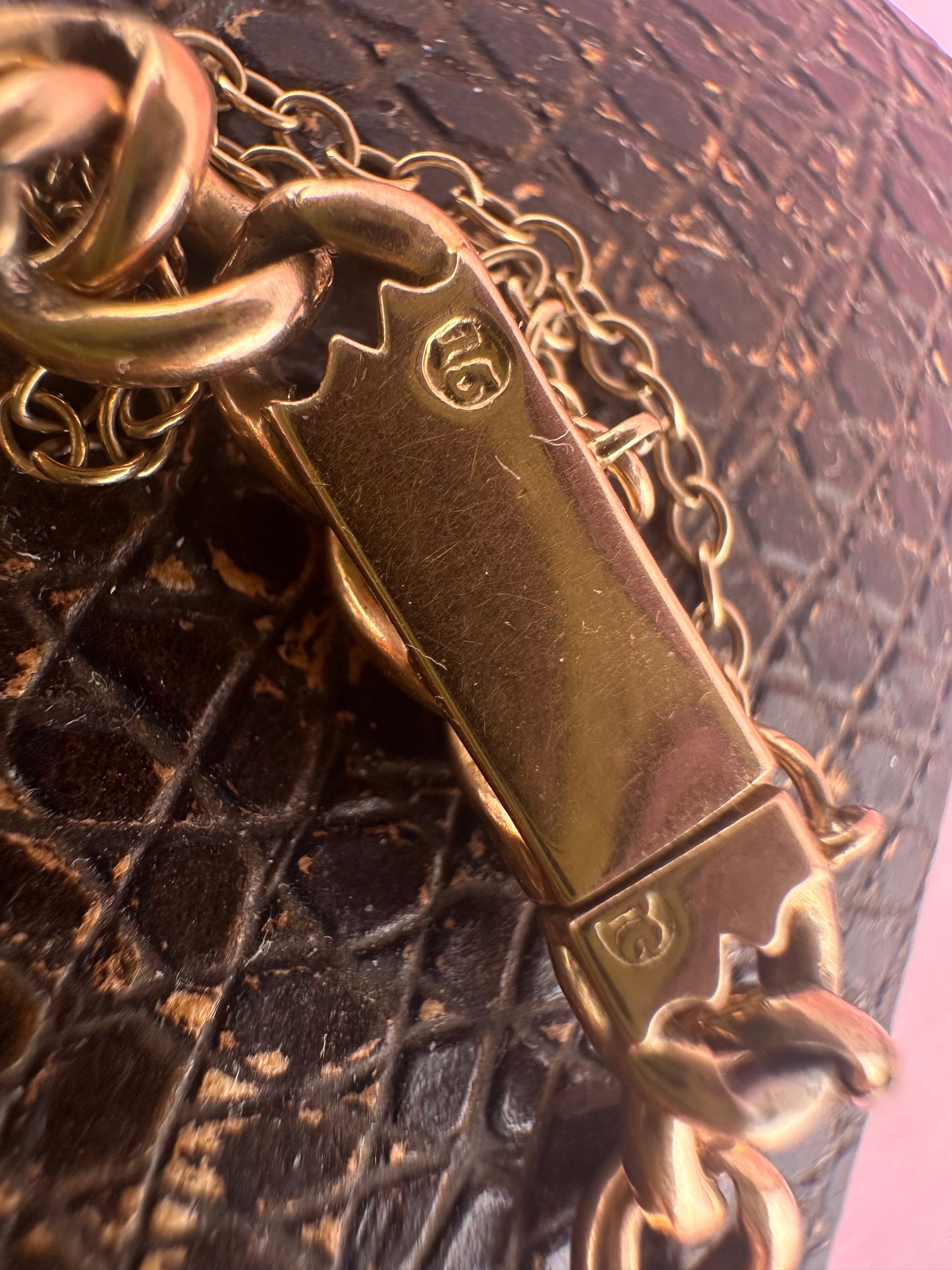 Antique 15ct Gold Curb Bracelet with concealed clasp