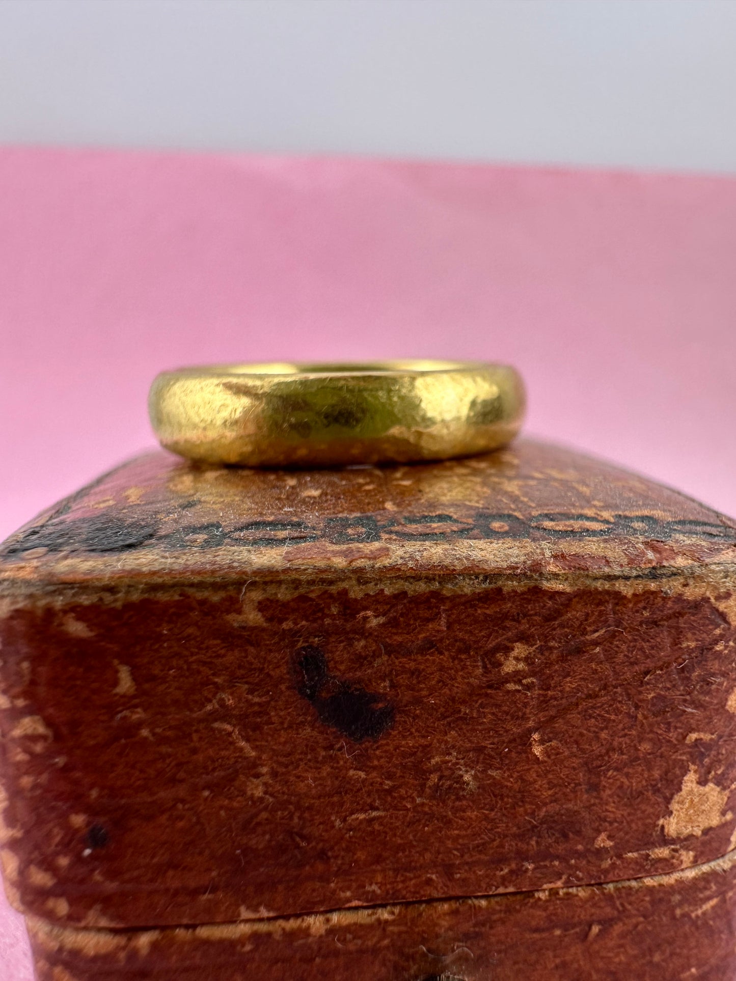 Antique 22ct Gold Hammered texture band