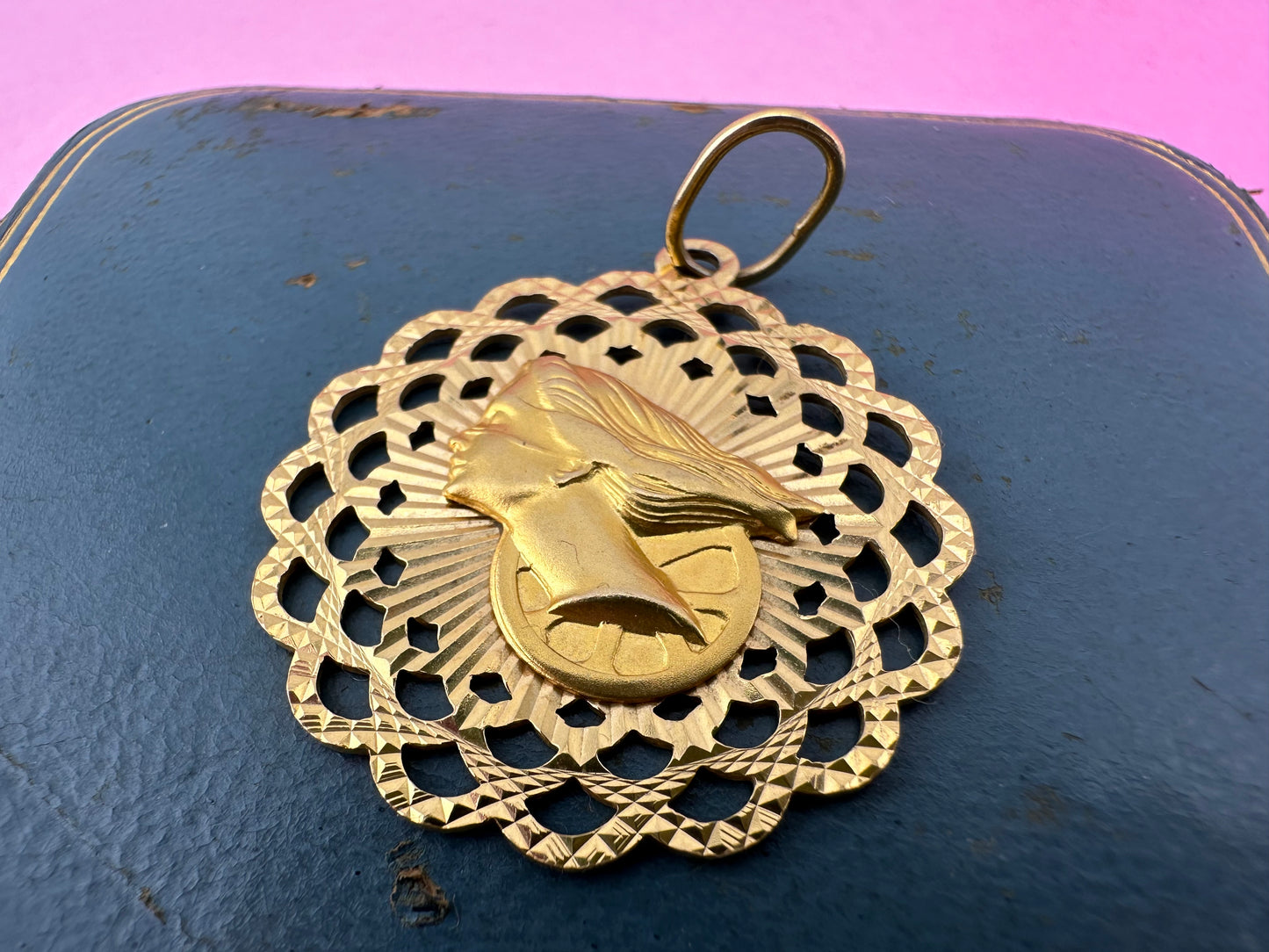Vintage 18ct Gold Fortuna Pendant