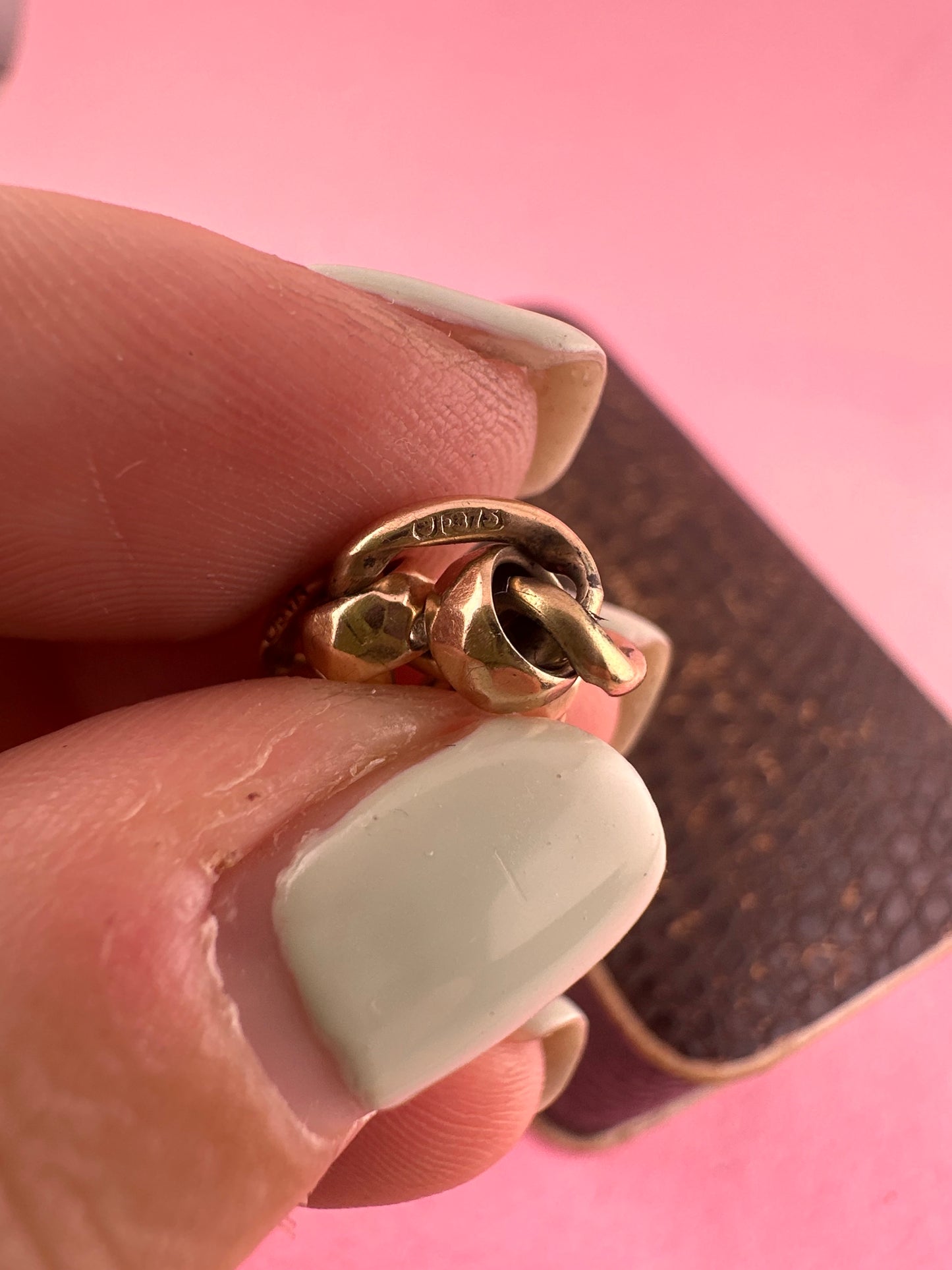 Antique 9ct Gold Roller Ball extender with dog clip