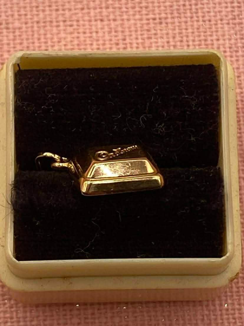 Vintage 9ct Cadbury Chocolate charm
