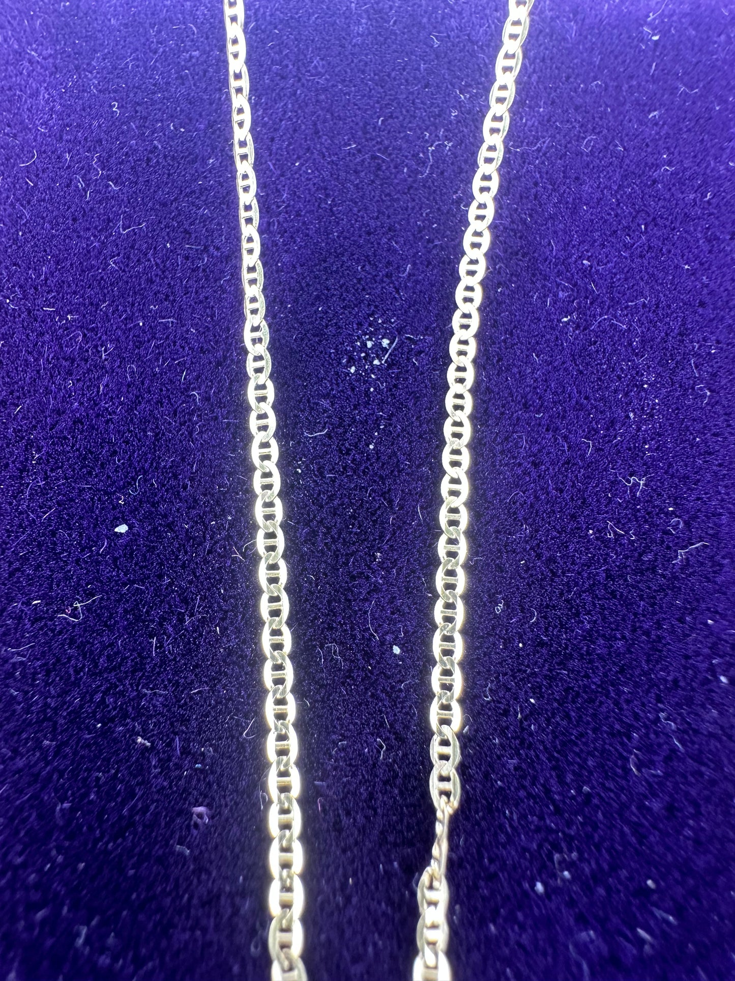 18ct Gold mini Mariner Chain