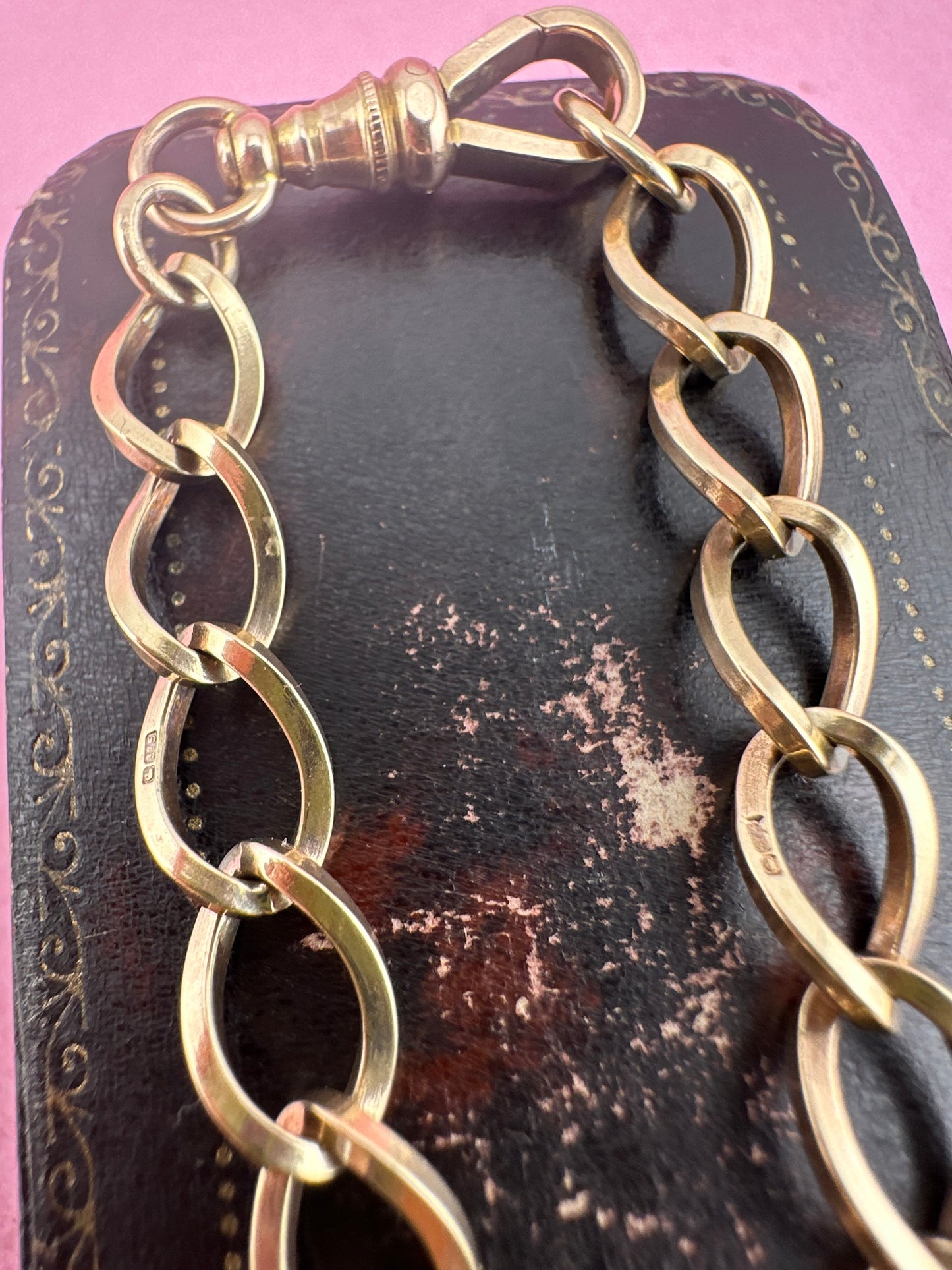 Vintage 9ct Gold Open curb bracelet with victorian flat edged dog clip