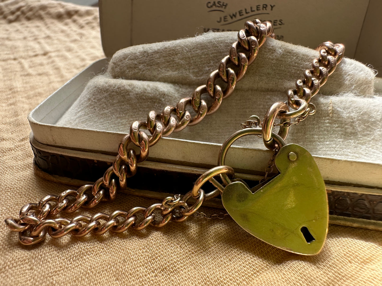 Antique 9ct Gold Graduated Curb bracelet with large heart padlock