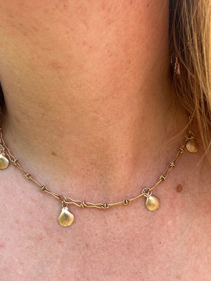 Vintage 9ct Gold Infinity Link chain with 14ct Shells