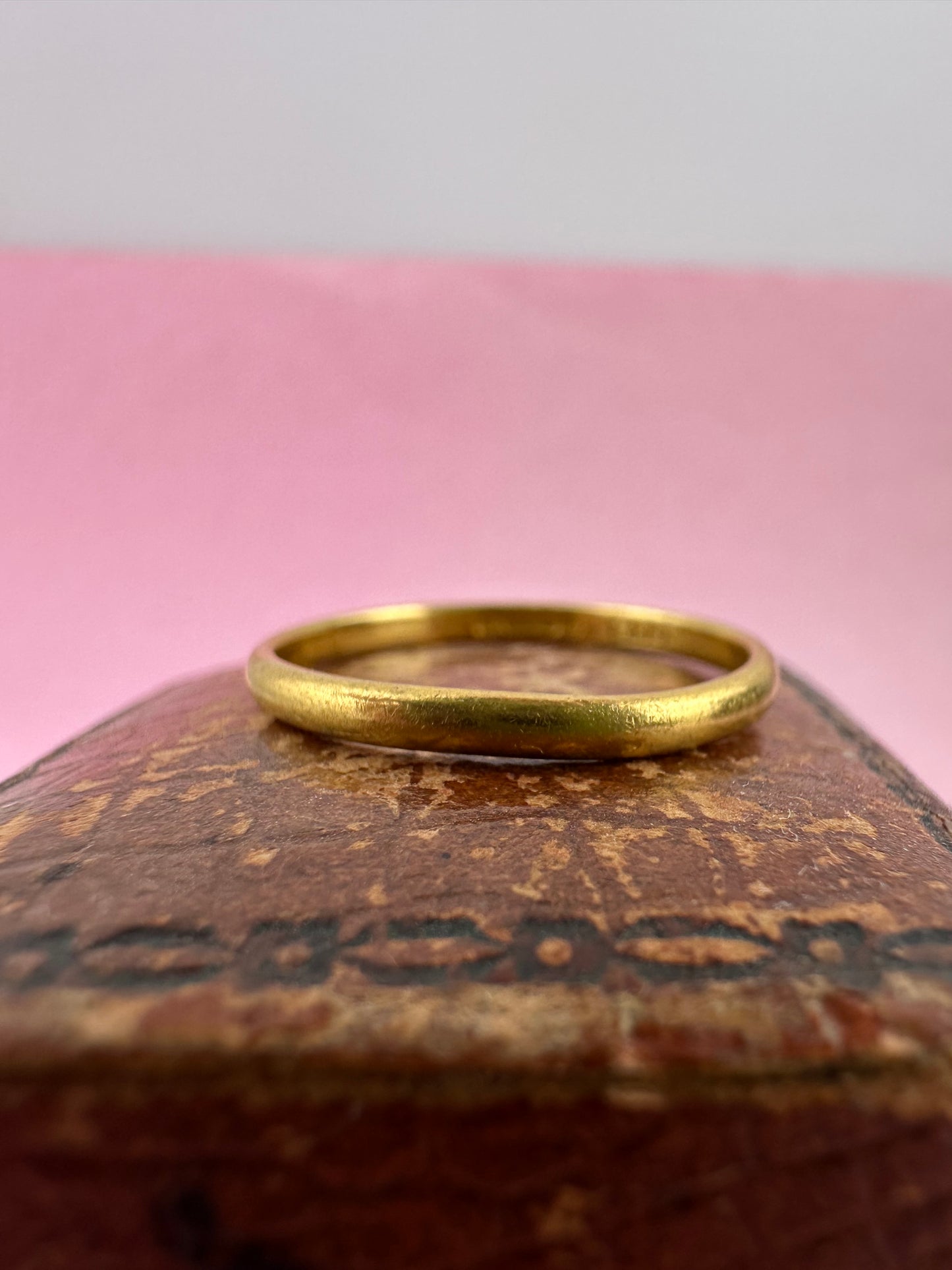 Vintage 22ct Gold thin Band