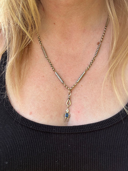 Antique 9ct Gold Fancy Bar and faceted belcher chain with screw top dog clip