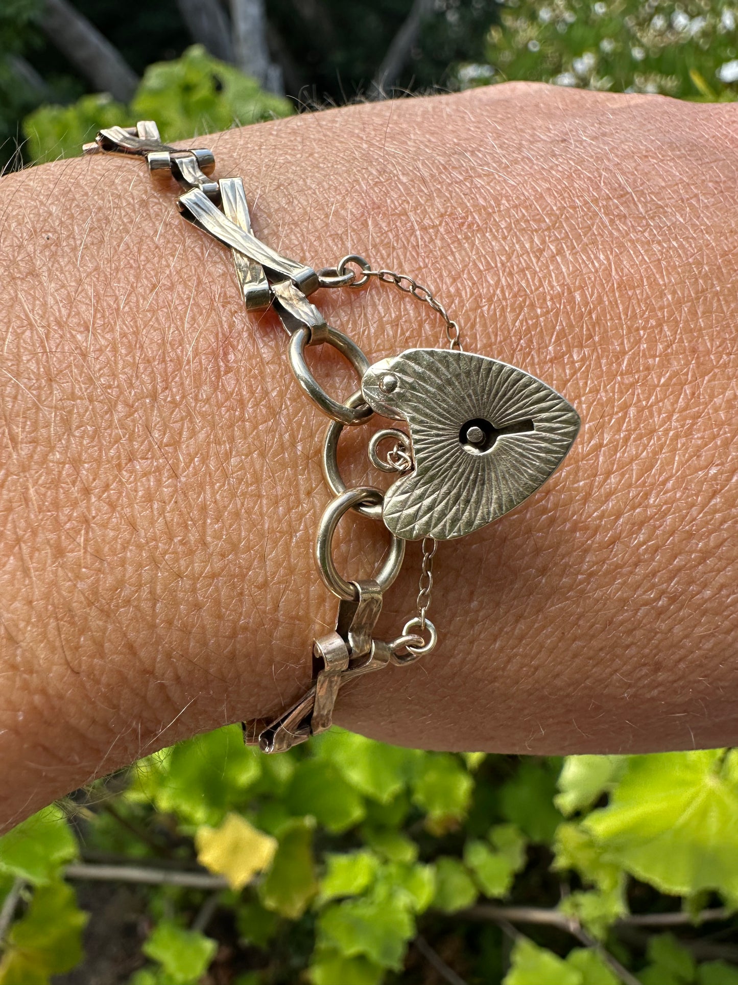 Vintage X ‘Kiss’ Gate Bracelet with patterned heart padlock