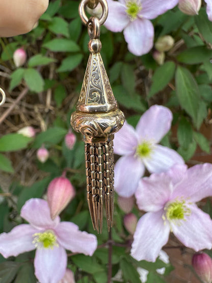 Antique 9ct Gold Tassel pendant