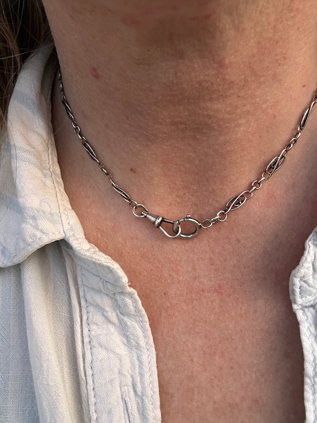 French 800 Silver Fancy Link chain with dog clip and bolt clasp