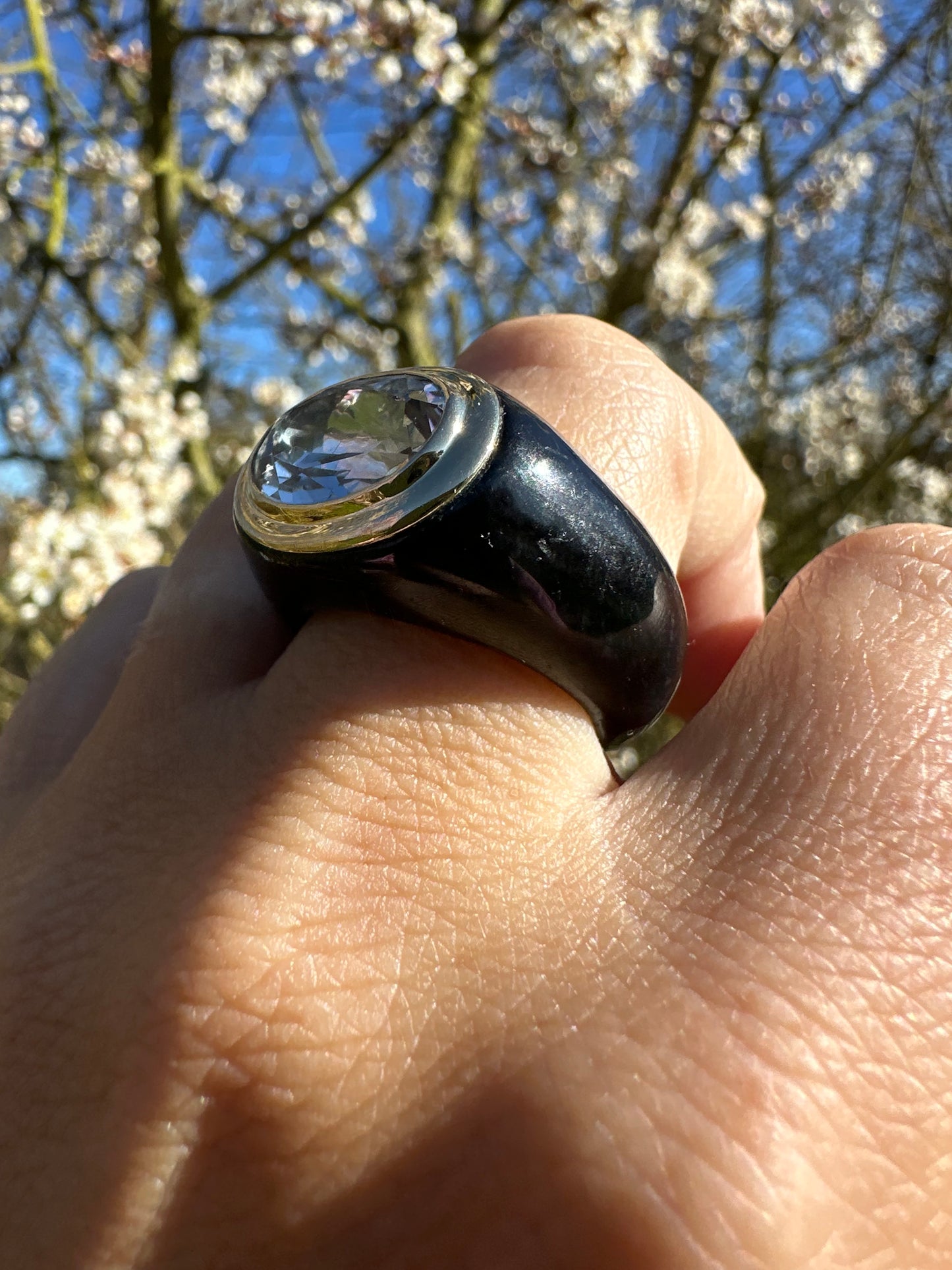 14ct Gold Onyx and Rock Crystal ring