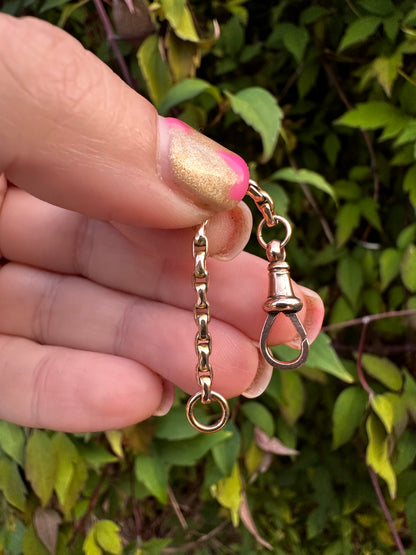 Antique 9ct peachy faceted Oval belcher extender with flat edged dog clip