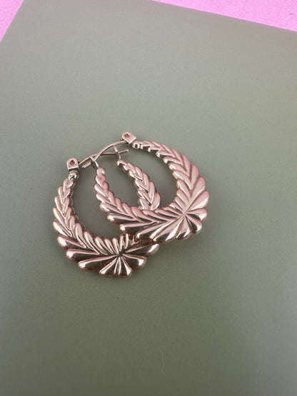 Vintage 9ct Gild Wreath Hoops