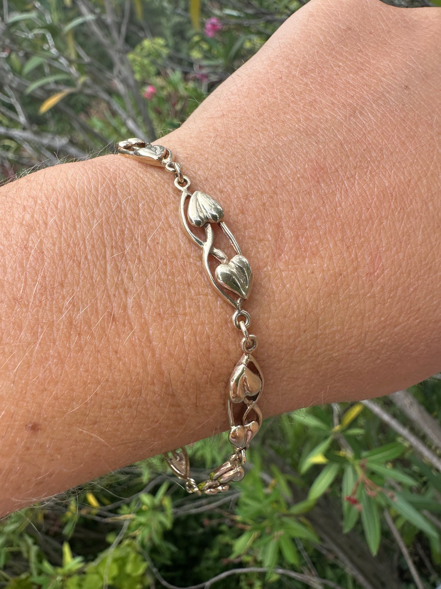Vintage 9ct Gold Leaf/heart bracelet