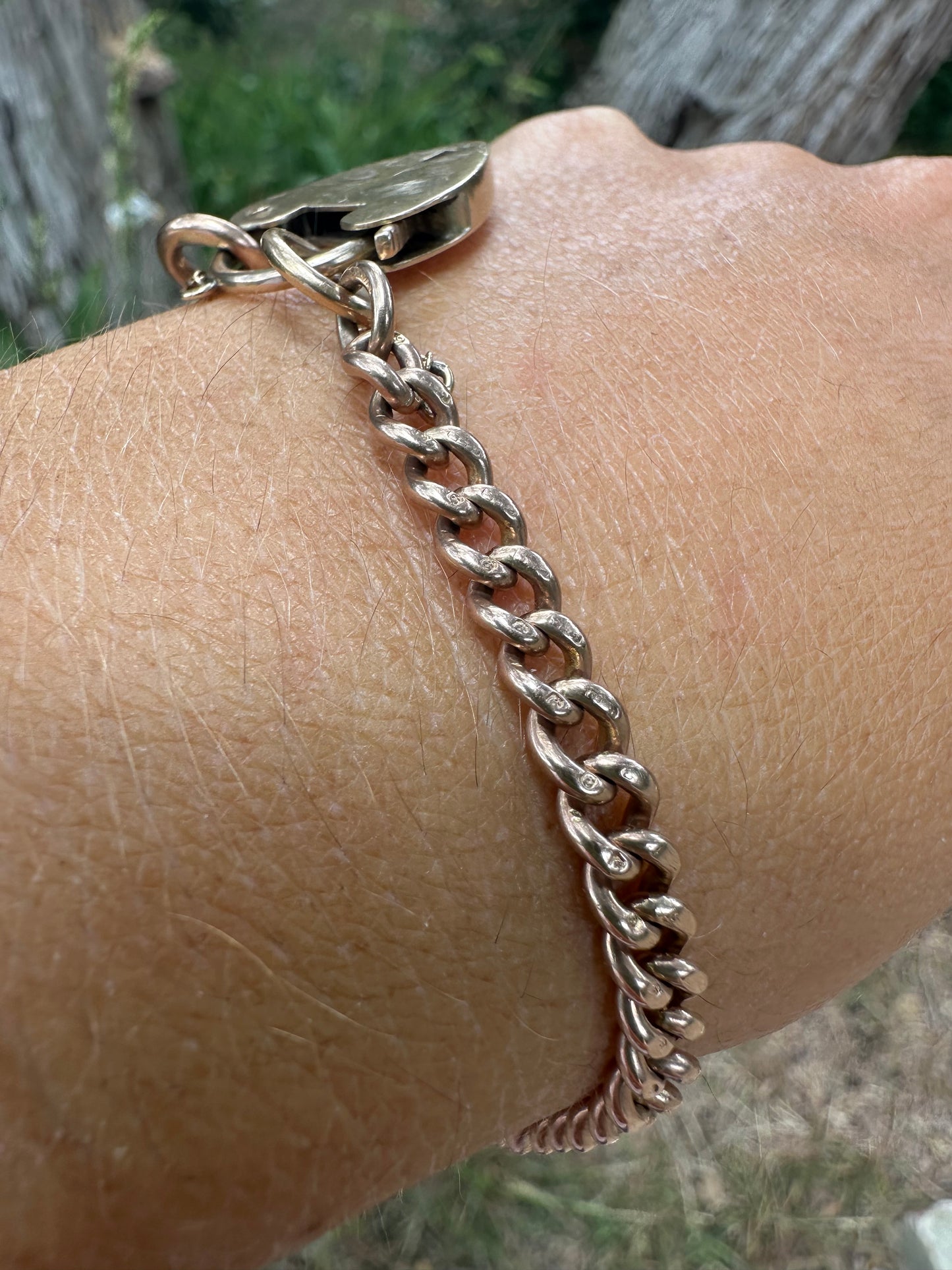 Antique 9ct Gold Graduated Curb bracelet with large heart padlock