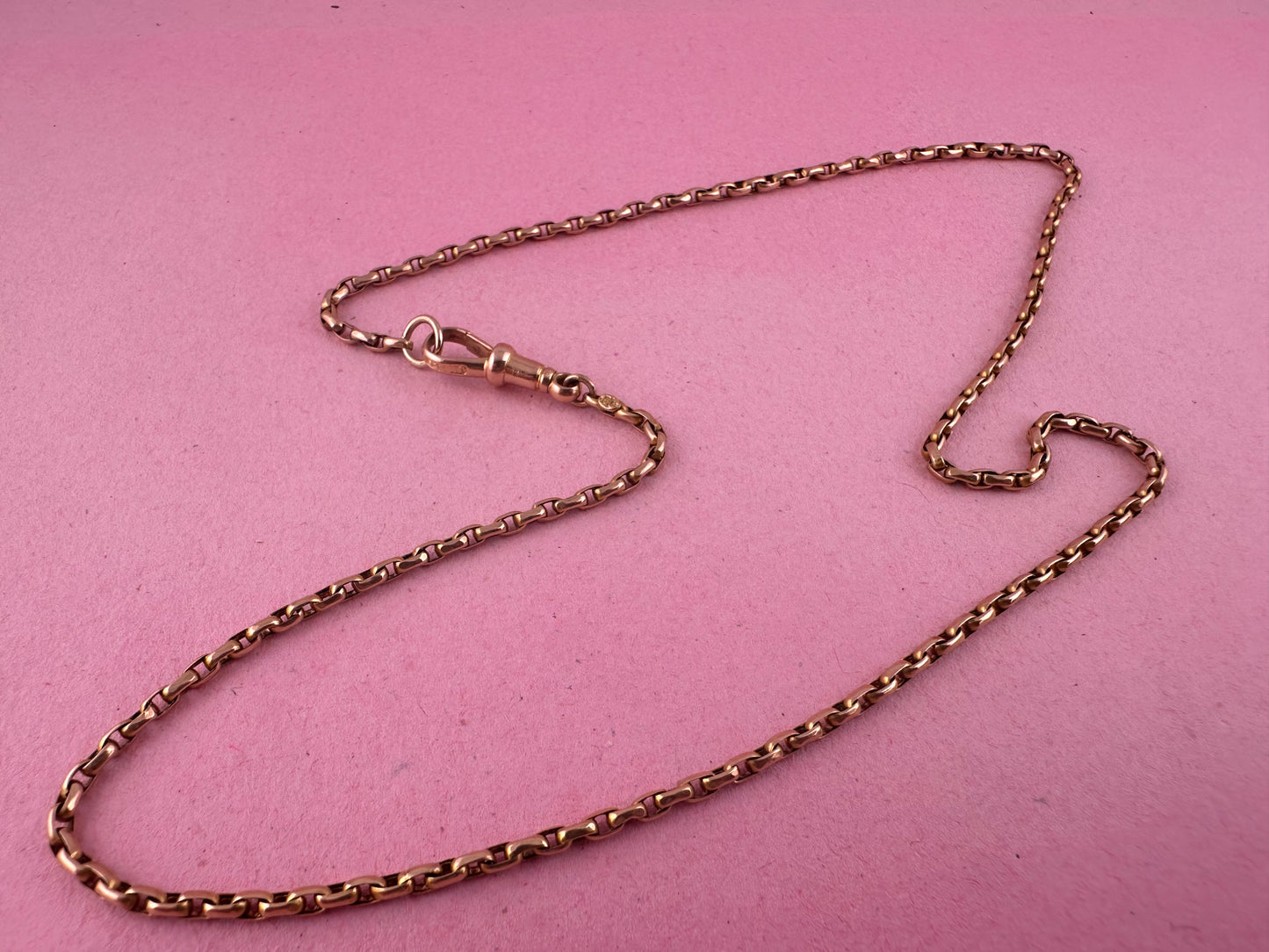 Antique 15ct Gold Oval belcher with 15ct Dog clip
