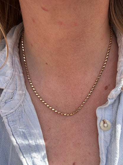 Antique 9ct Yellow gold Flat Faceted tulip chain with bolt clasp