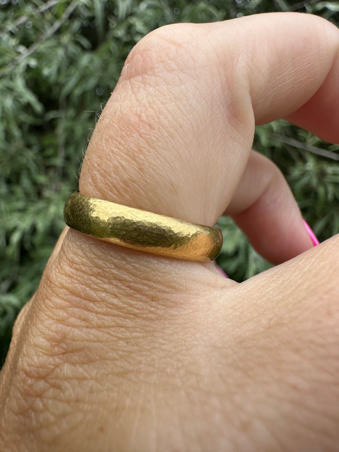 Antique 22ct Gold Hammered texture band