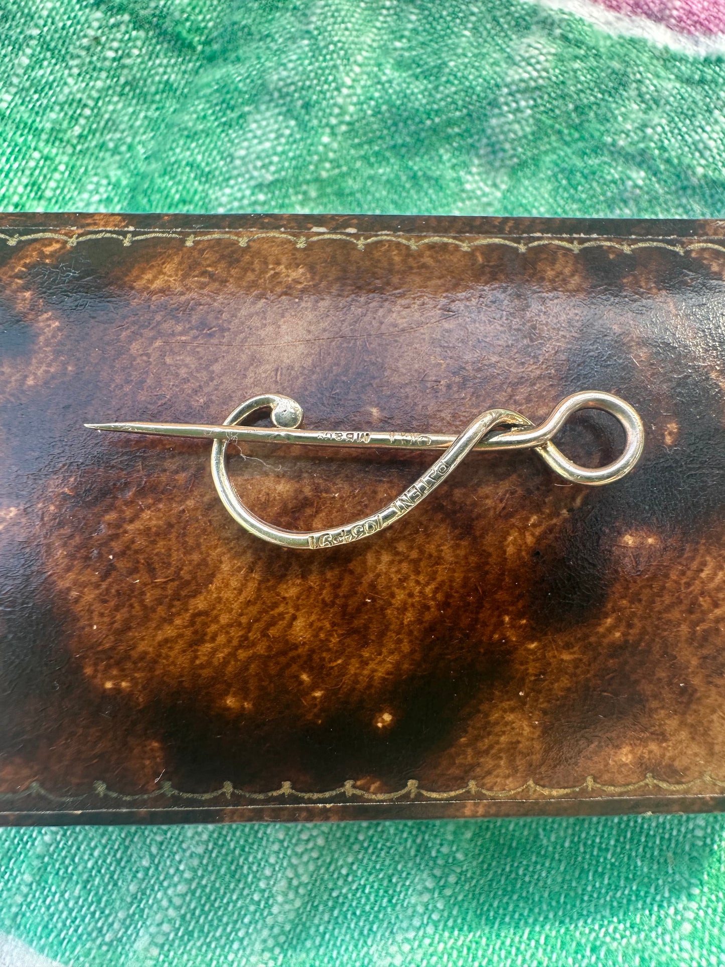 Art Nouveau 9ct Brooch