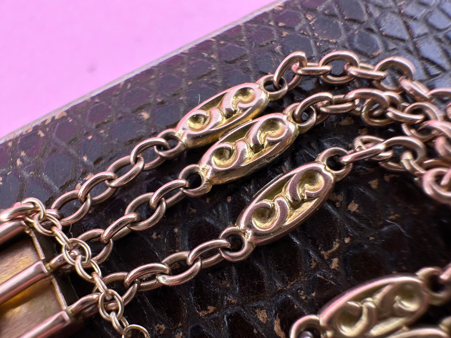 10ct Gold Oval and cable link bracelet