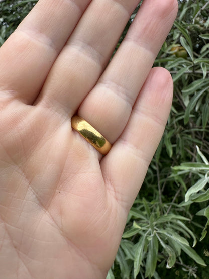 Vintage 22ct Gold band- D shape
