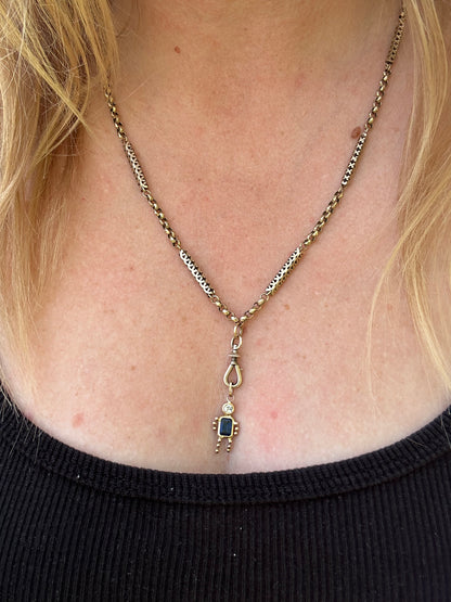 Antique 9ct Gold Fancy Bar and faceted belcher chain with screw top dog clip
