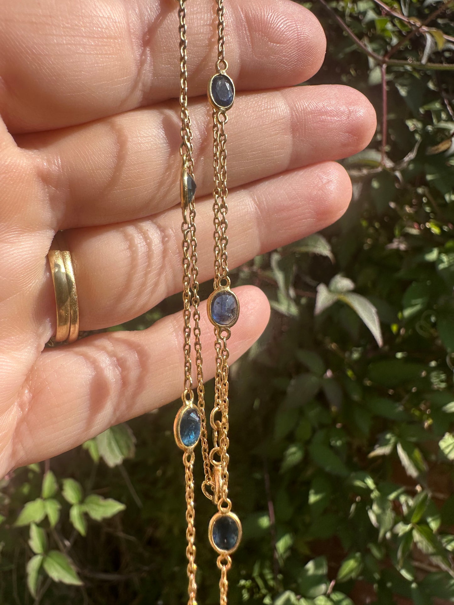 18ct Sapphire Station chain