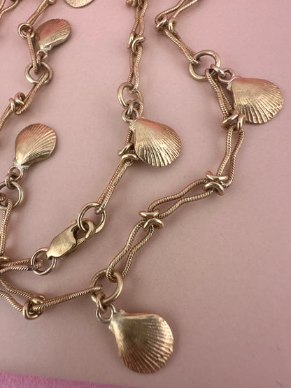 Vintage 9ct Gold Infinity Link chain with 14ct Shells