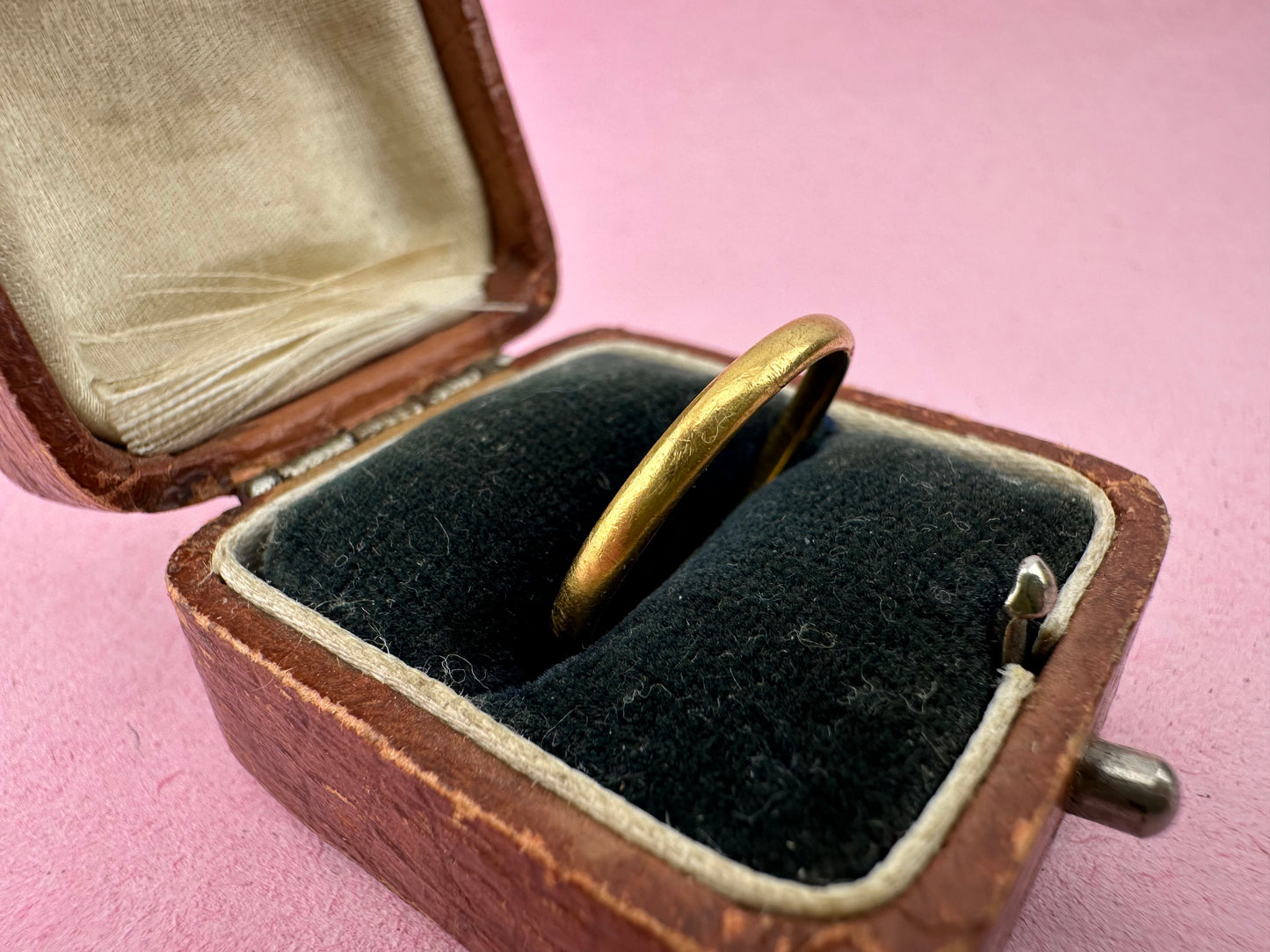 Vintage 22ct Gold thin Band