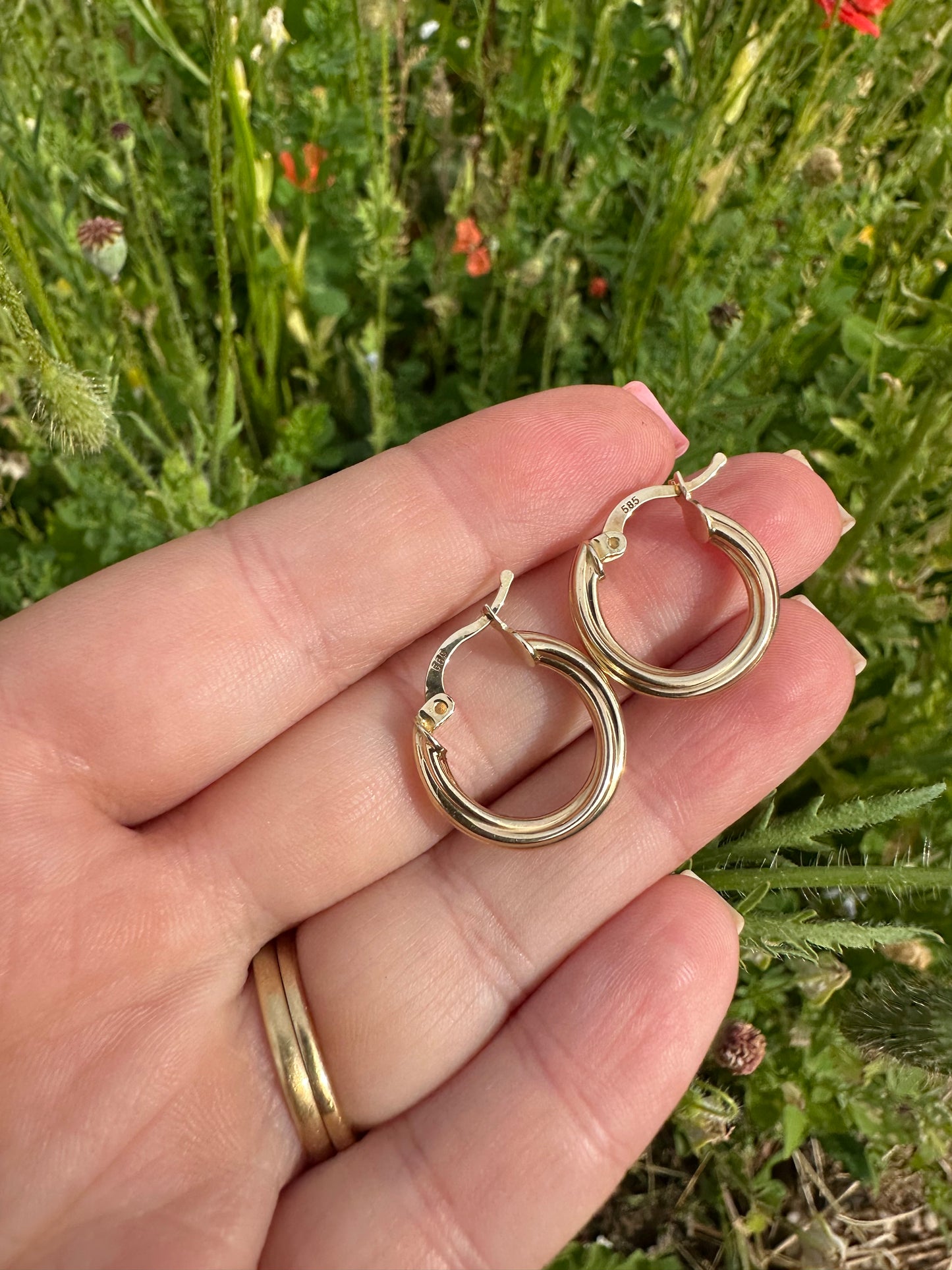 Vintage 14ct gold Round twist hoops